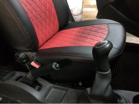 Авточехлы на Renault Sandero Stepway Авточехлы на Renault Sandero Stepway